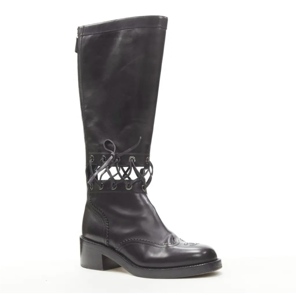 Chanel interlocking CC cut out leather lace up boot - Picture 3 of 16